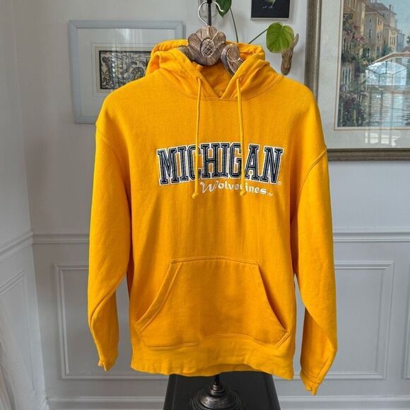 Vintage J America University of Michigan Wolverines Maize Applique Embroidered H - Picture 1 of 6
